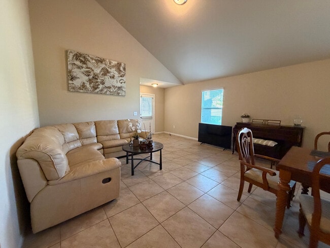 Photo - Room in House on Bettylou Ln