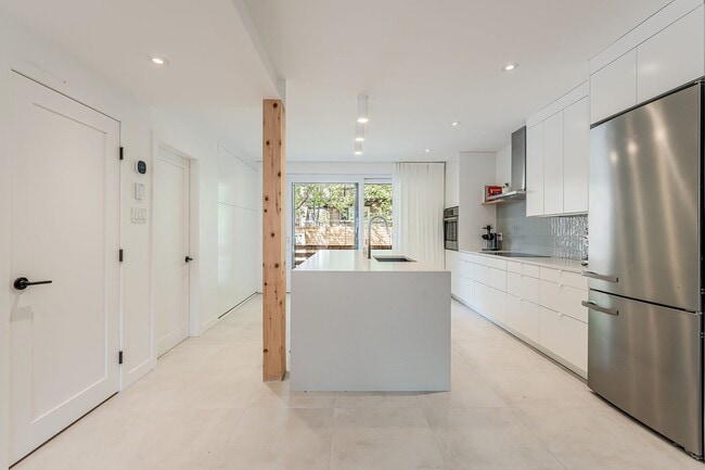 Photo - 10625 Av. Curotte