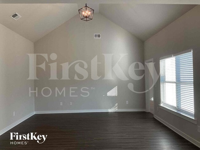 Photo - 145 Avalon Wy