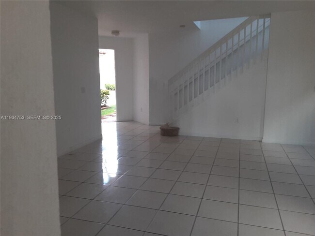 Photo - 3760 NE 9th Ct