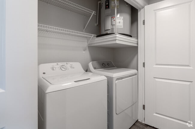 2BR, 2BA - 1,022SF - Laundry - The BLVD