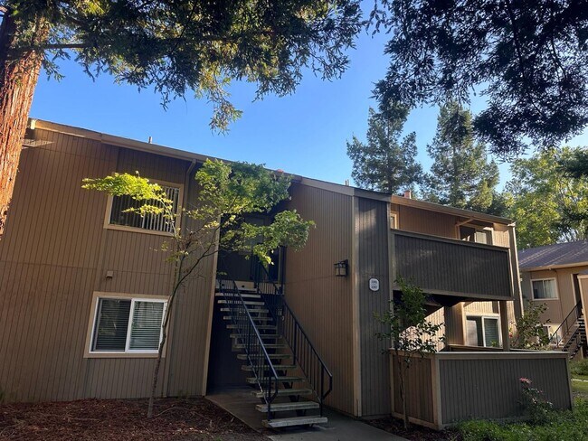 Photo - 2 bedrooms 2 bath condo Top floor for rent in Fremont