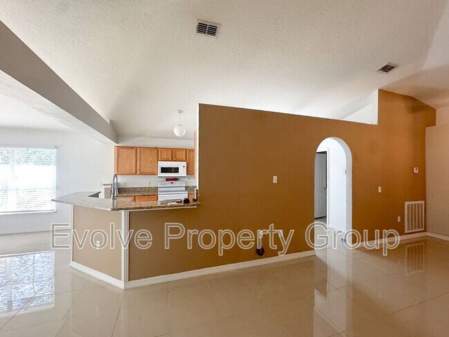 Photo - 21 Llanes Pl