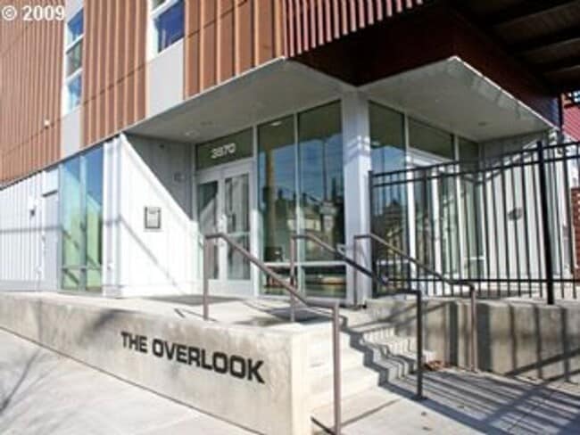 Building Photo - 2 Bedroom Lofts in Overlook! Water, Sewer and Garbage Included!!!