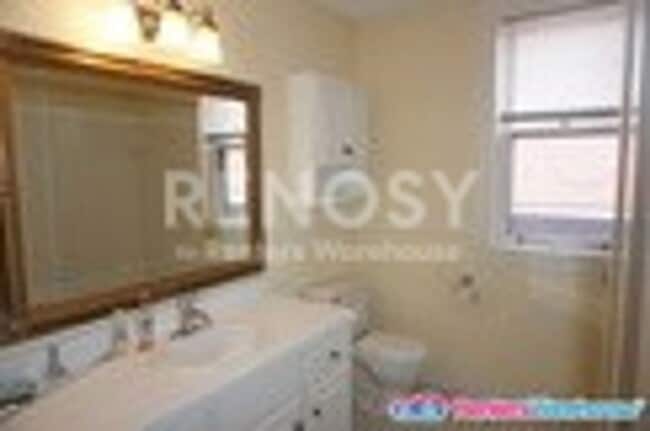 Photo - Very Nice 2BD/1BA Condo In St Paul! Summit Ave!