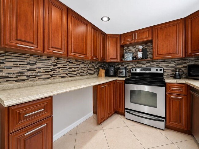 Photo - 2055 SW 122nd Ave Unit 418