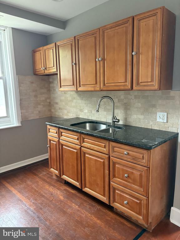 Photo - 5932 Walnut St