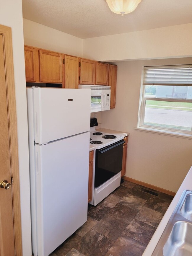 Photo - Bright & Convenient Townhouse Living!