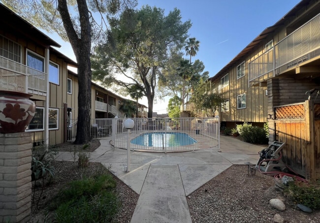 Building Photo - 90 W Yavapai St Unit 18 Rental