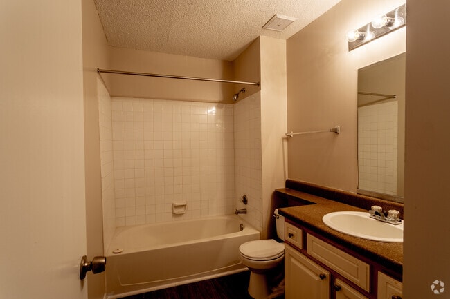 3HAB, 2BA 1,200 ft² - Anthos at Belmont