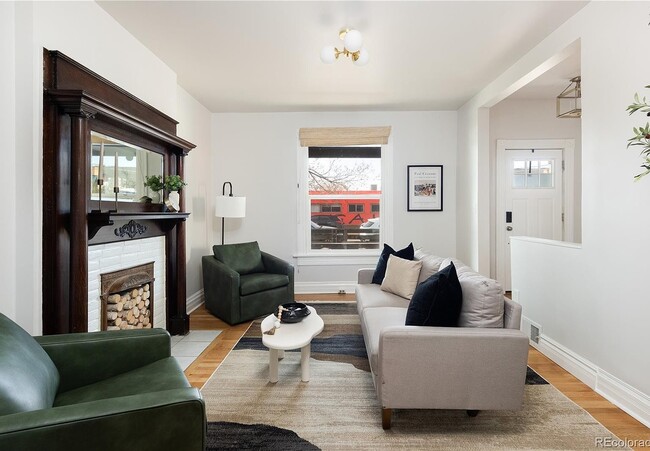 Photo - 809 W 9th Ave