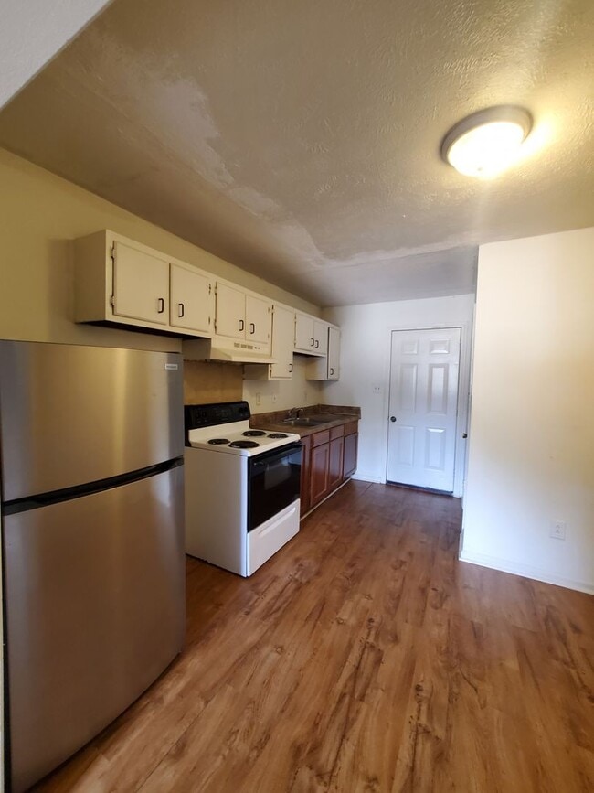 Photo - 6444 Applecross Ave