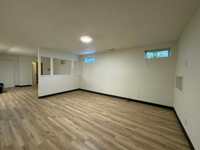 Photo - 831 Silver St