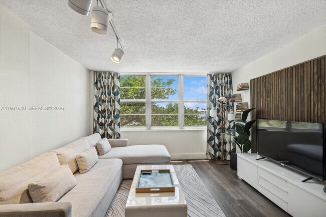 Photo - 1020 Meridian Ave Unit 403