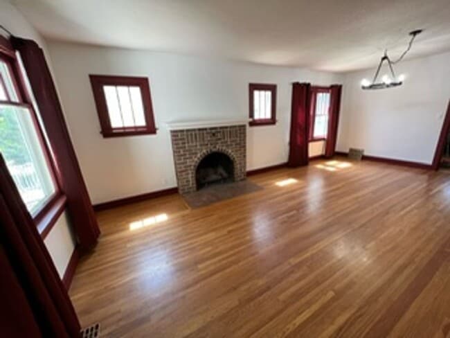 Photo - 117 S Jackson St