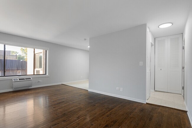 Photo - 7545 N Winchester Ave Unit 202