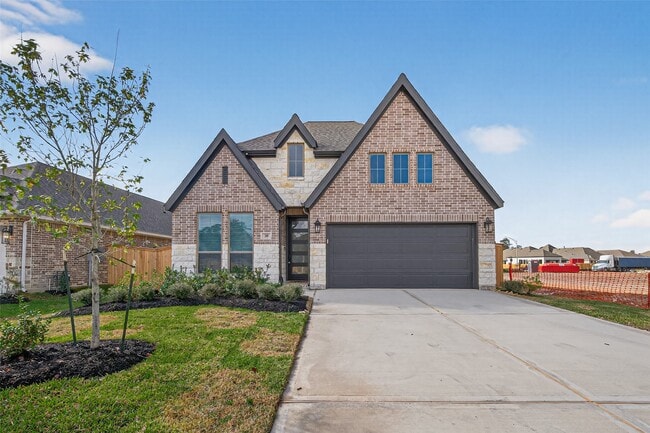 Photo - 319 Silver Sage St