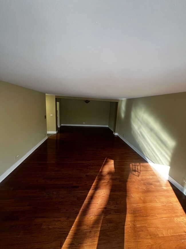 Photo - 2500 Windsor Mall Unit 1m