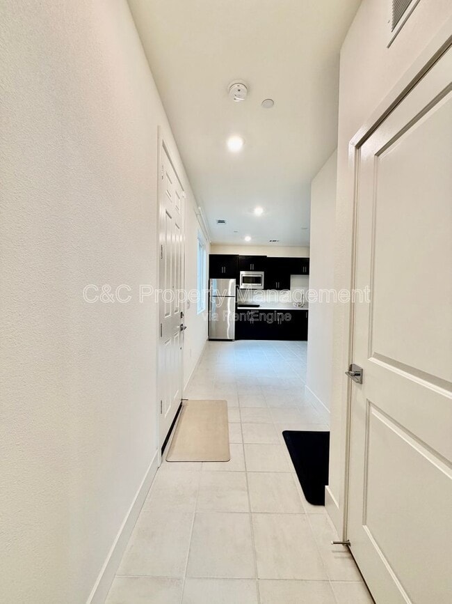 Photo - 5125 Maniago Wy Unidad A