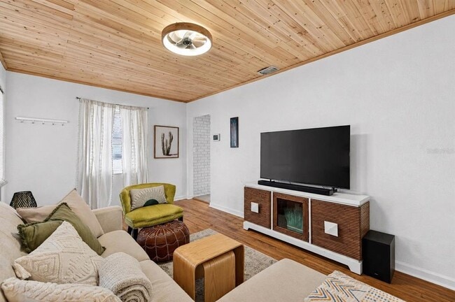 Photo - 2444 34th Ave N