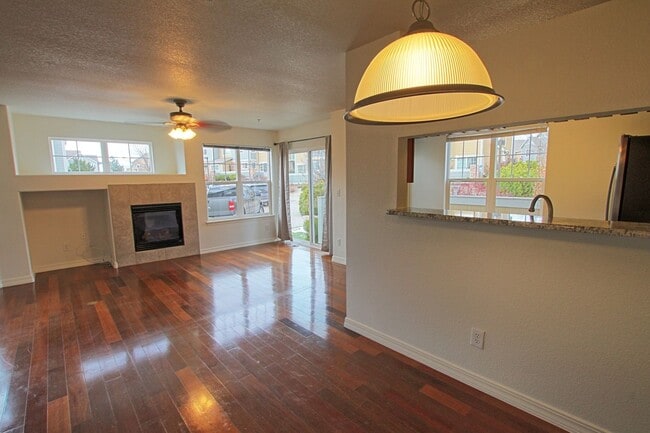 Building Photo - 14300 Waterside Ln Unit 14300 Waterside Ln