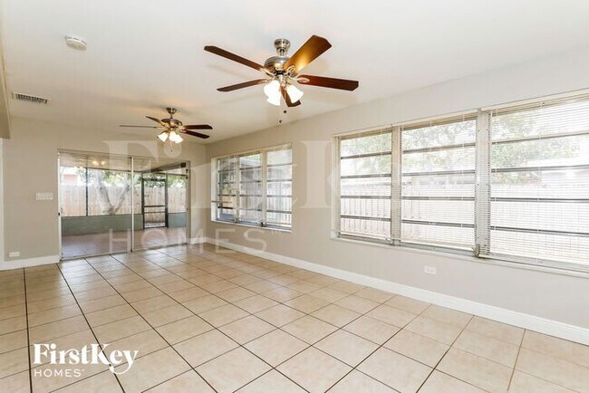 Photo - 930 N 74th Way