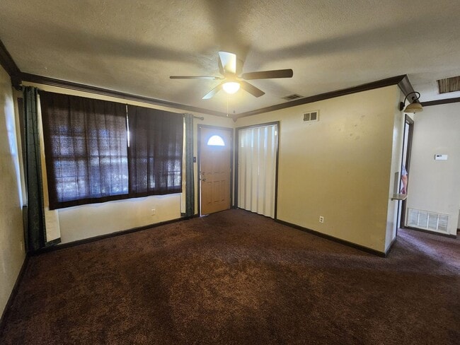 Photo - 3837 Woodrow Ave