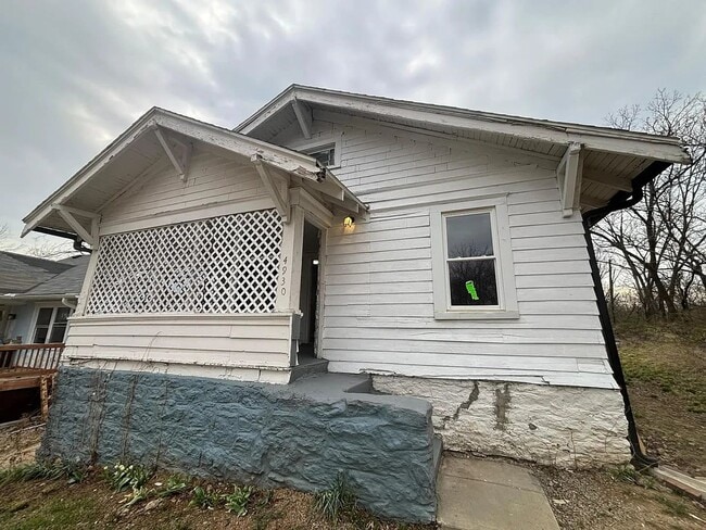 Building Photo - 4930 Park Ave