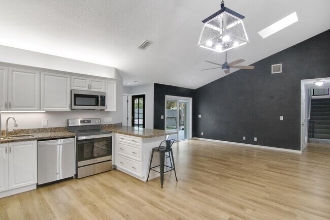 Photo - 12624 Woodmill Dr