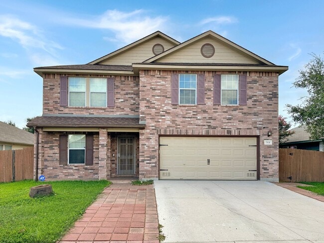 Building Photo - Spacious 5-Bedroom Retreat with Oversized ... Rental