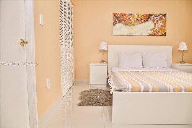 Photo - 210 174th St Unidad 1107