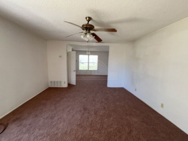 Photo - 805 North Dr