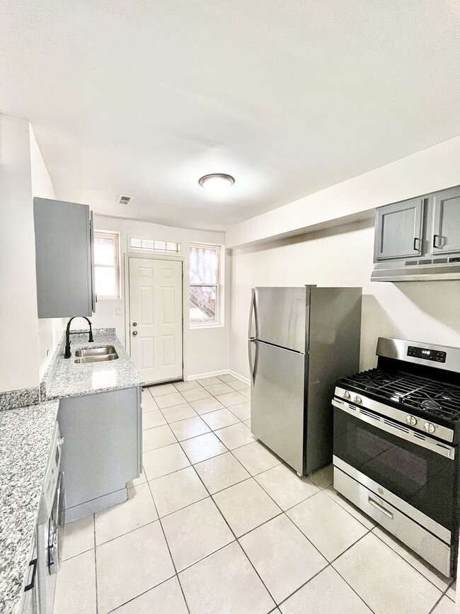 Photo - 3918 W Augusta Blvd Unit 1