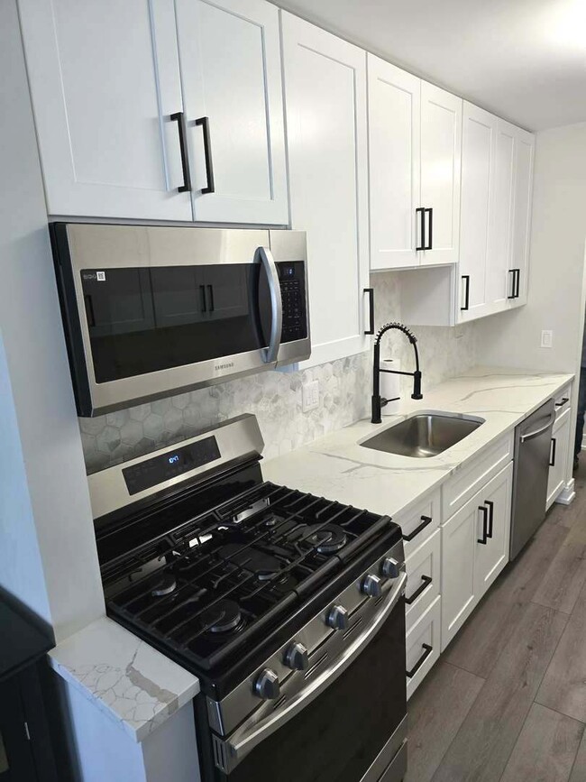 Photo - 2800 Mitchell Dr