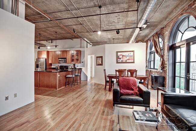 Heart of Buckhead Loft - Heart of Buckhead Loft