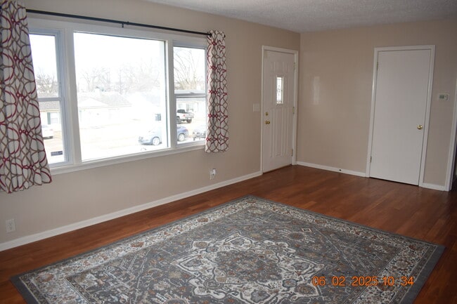 Photo - 711 S 68th Ave