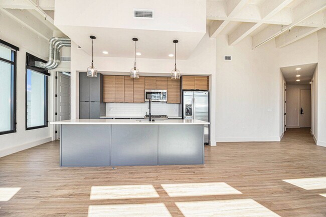 Building Photo - 1801 Smith St Unit 1011 Rental