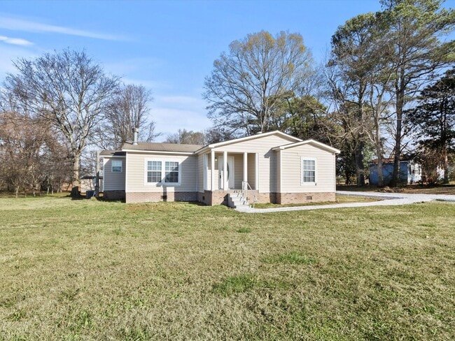 Photo - Great Home Near Tanner High School!