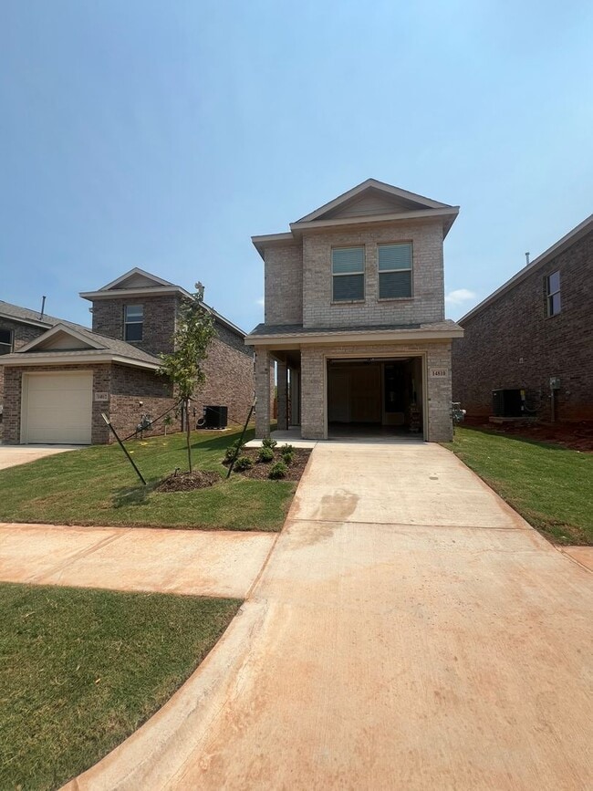 Building Photo - 14810 Razorbill Dr Rental