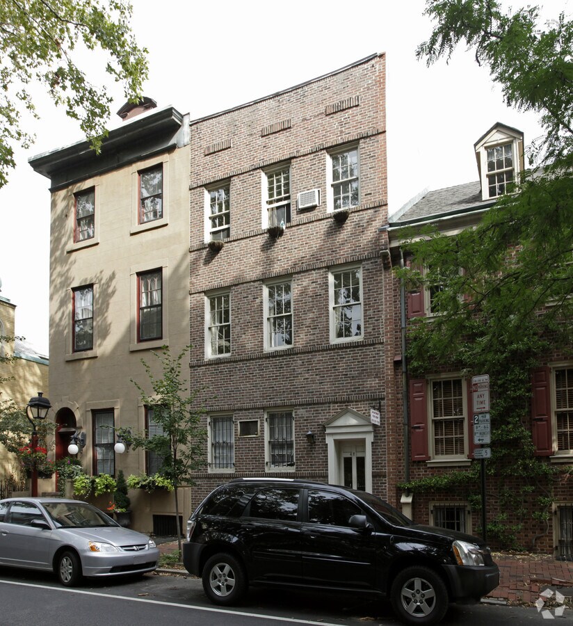 421 Pine St - 421 Pine St Apartments
