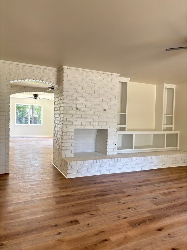 Photo - 512 Lakeside Dr