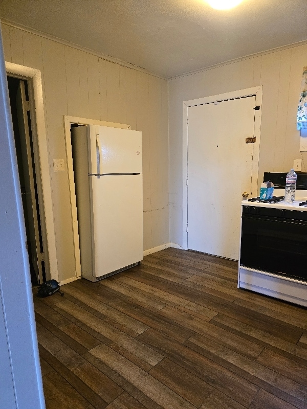 325 Elvira St