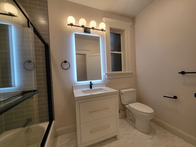 Photo - 1026-1030 Pine Street Unit 1026