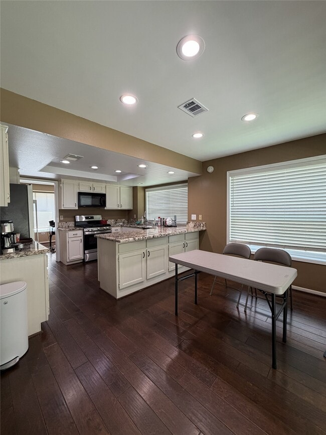 Photo - 2211 Brook View Ln