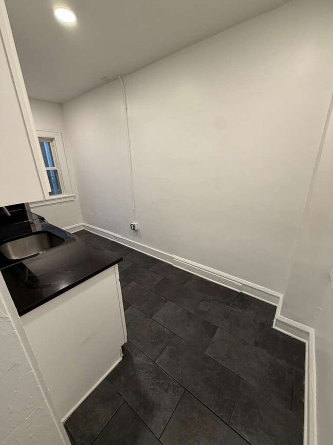 Photo - 1384 W 83rd St Unidad 201