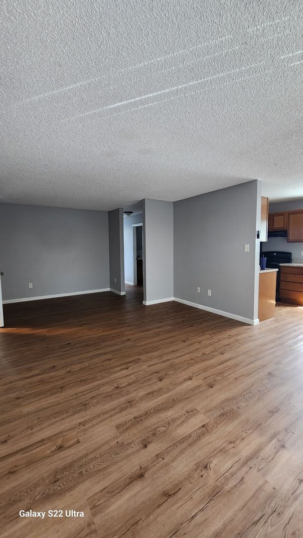 Building Photo - Myers Court Unit Myers3310  302