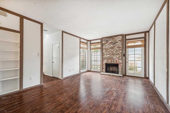Photo - 5815 Lynbrook Dr Unit 103