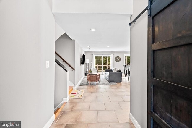 Photo - 6 Hounds Hollow Ct