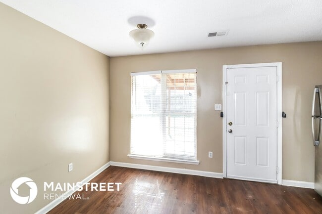 Photo - 6677 Kentbrook Dr