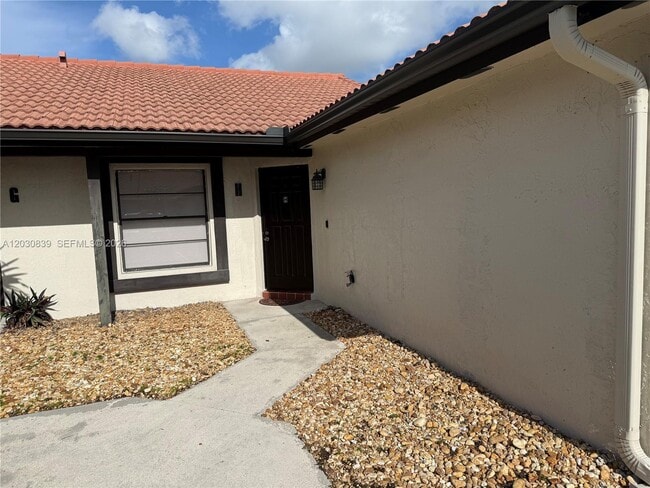 Building Photo - 15065 SW 49th Ln
